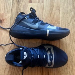 Nike Kobe A.D. Exodus TB -Naby size 5Y